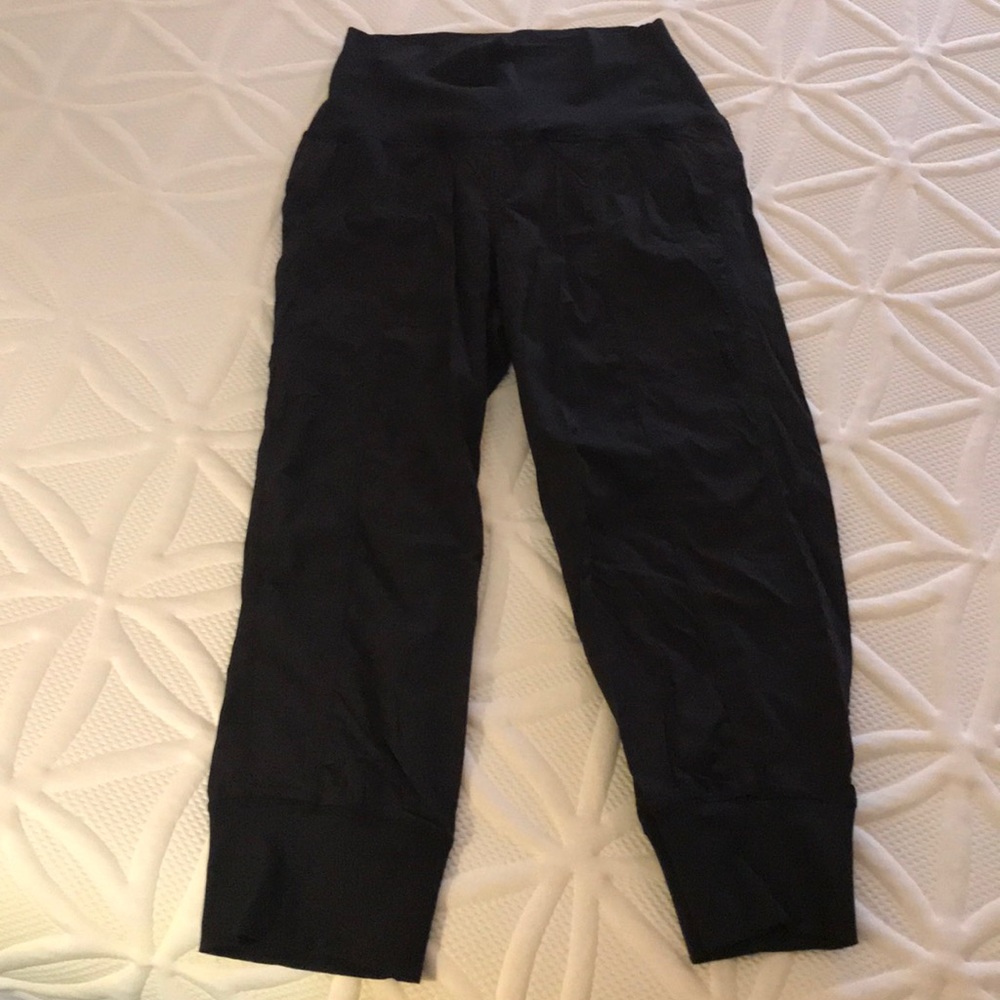 Lululemon size 4 super cute high waist pants